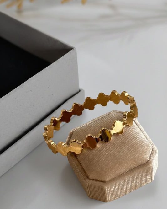 Chunky Gold Clover Bracelet