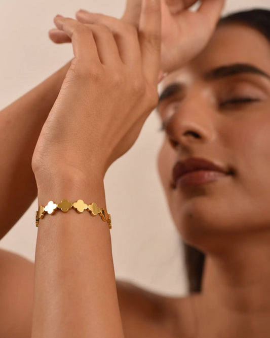 Chunky Gold Clover Bracelet