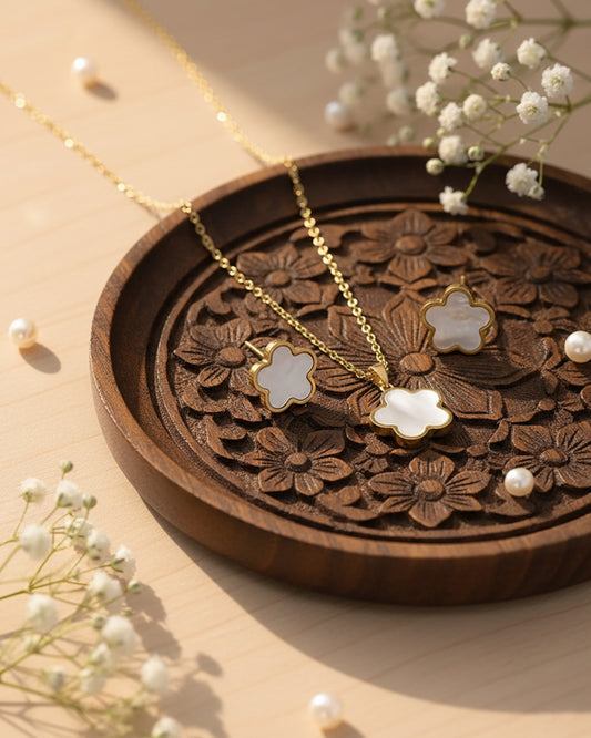 White Clover Set Earring & Necklace